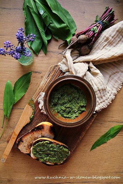 Pesto z liści botwiny i czosnku niedźwiedziego
