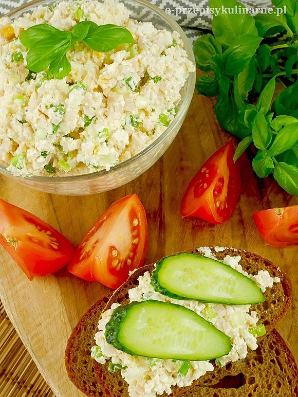 Szybka pasta kanapkowa z twarogiem i szynką