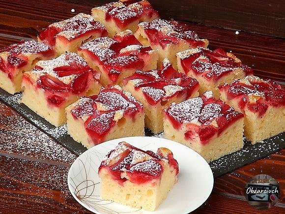 Ciasto jogurtowe z truskawkami - trik unikania zakalca
