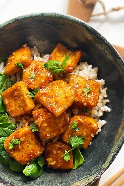 Tofu pomarańczowe z imbirem chili i czosnkiem