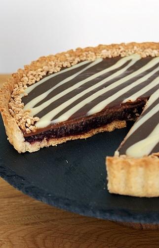 Tarta czekoladowa z malinami
