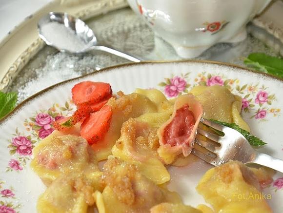 Pierogi z truskawkami