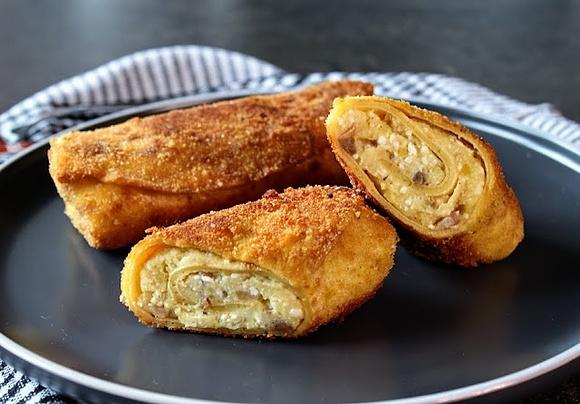Krokiety z twarogiem, boczkiem i pieczarkami