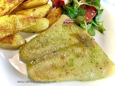 Pieczony filet z halibuta z oliwą szczypiorkową