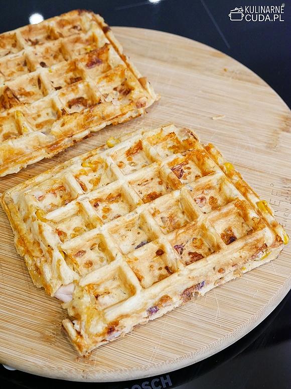 Gofry z szynką i serem żółtym