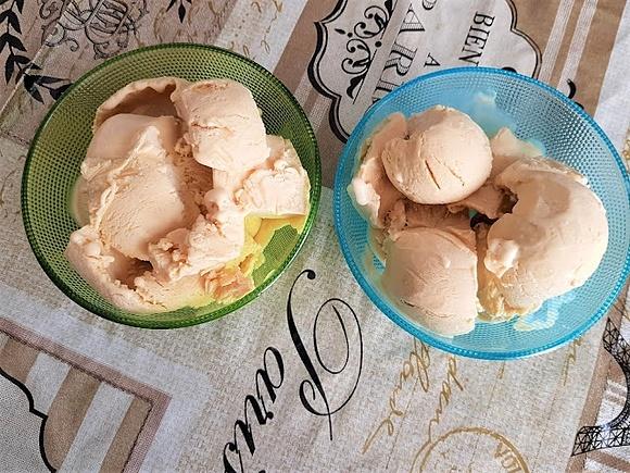 Lody kajmakowe
