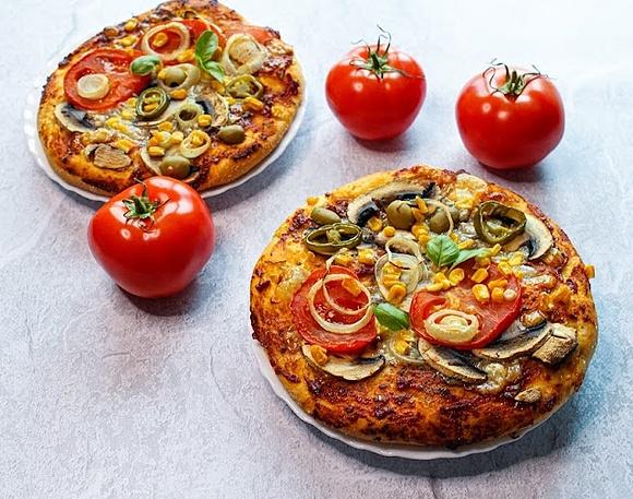 Mini pizze i pizzerinki - szybkie przepisy na małe placki