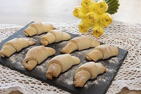 Kruche rogaliki z marmoladą przepis z filmem