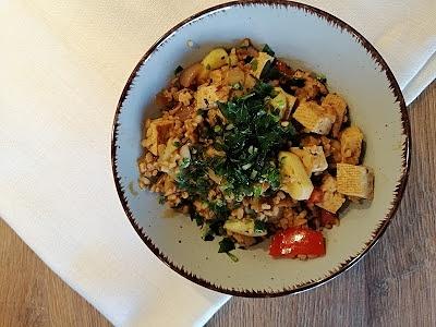 Bulgur z tofu i warzywami
