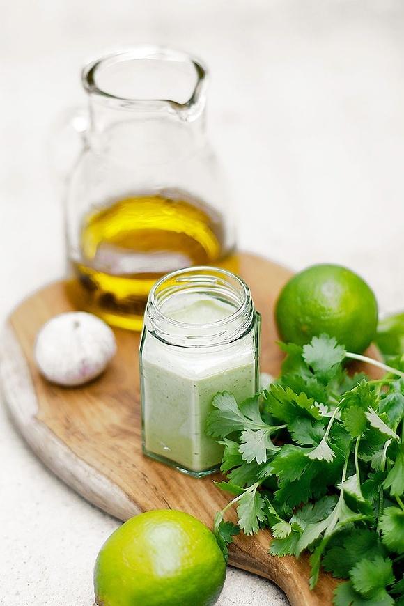 Letni dressing z kolendrą