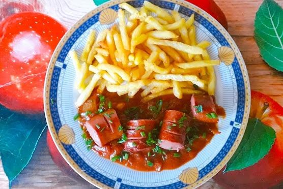Currywurst kiełbaski w sosie curry