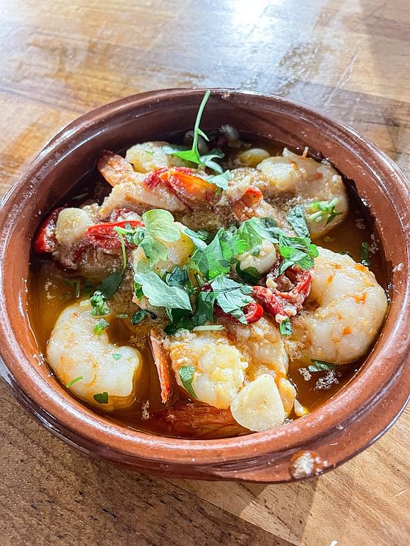 Gambas al ajillo - hiszpańskie krewetki w czosnku