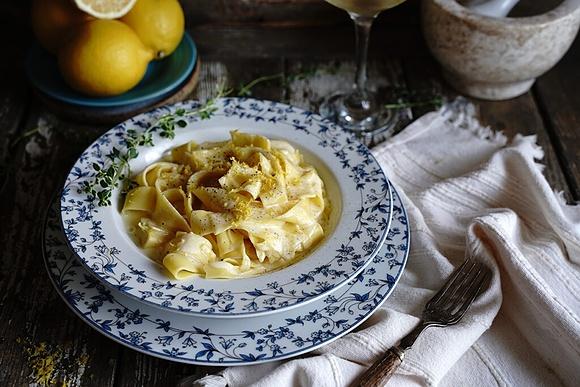Makaron w cytrynowym sosie al limone