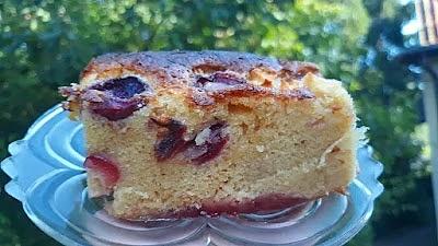 Ciasto orkiszowe z czereśniami