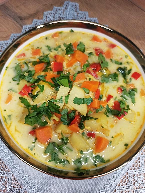 Zupa curry z ryżem