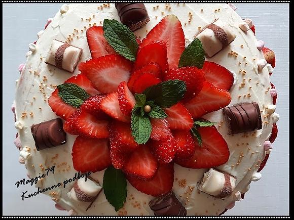 Tort z truskawkami i mascarpone