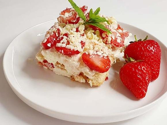 Tiramisu truskawkowe
