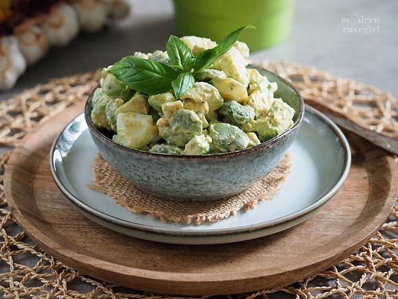 Sałatka z bobu jajka i awokado keto paleo low carb