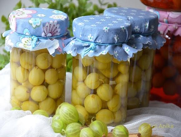 Kompot z agrestu na zimę