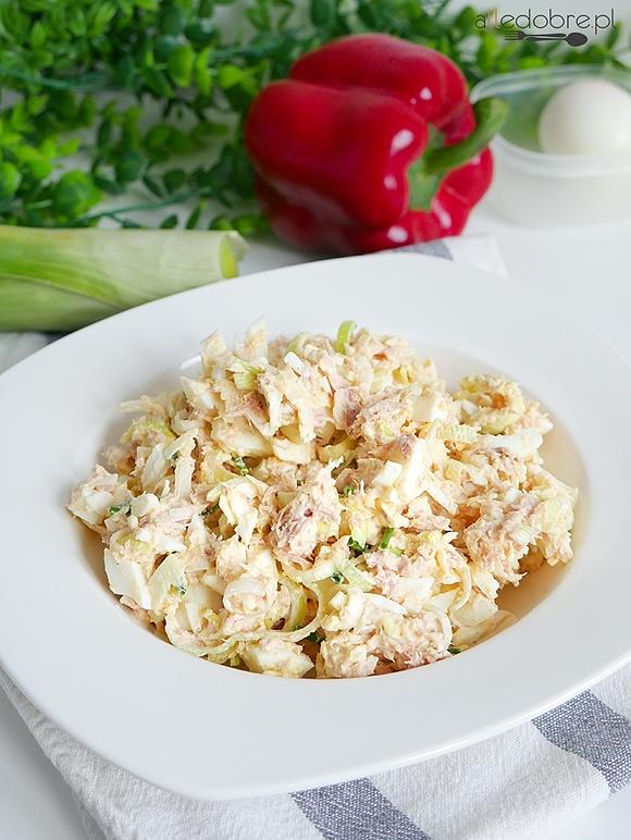 Pasta sałatkowa z tuńczykiem, jajkami, porem i serem
