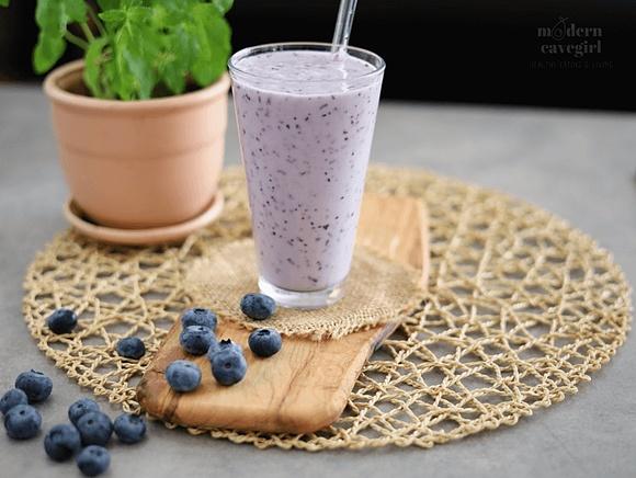 Keto lodowy milkshake borówkowy – paleo, low carb, wege, vegan, aip