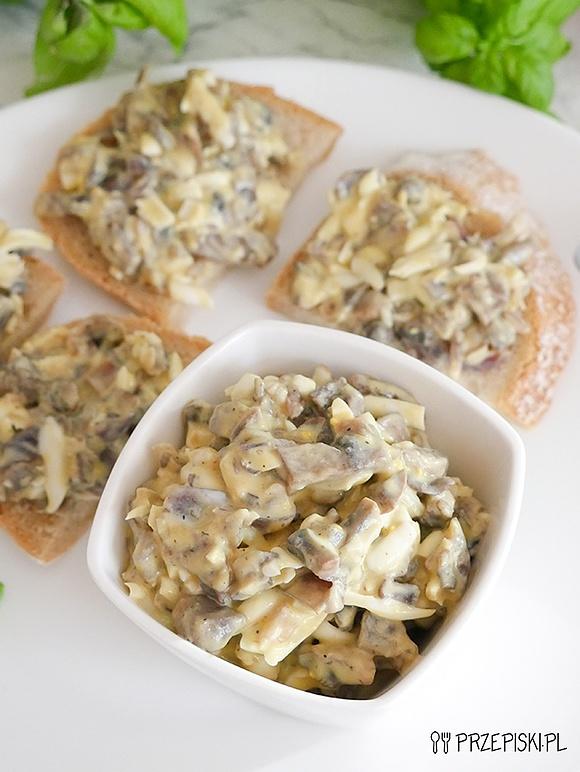 Pasta kanapkowa z pieczarek