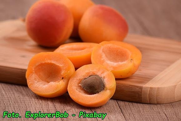 Aromatyczna nalewka morelowa