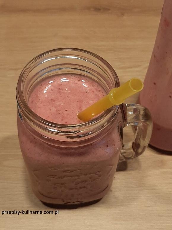 Smoothie wiśniowo-jeżynowo-bananowe