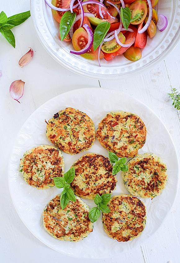 Fit burgery drobiowe z indyka lub kurczaka z cukinią i kaszą jaglaną