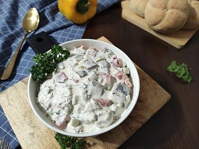 Sałatka śledziowa z papryką