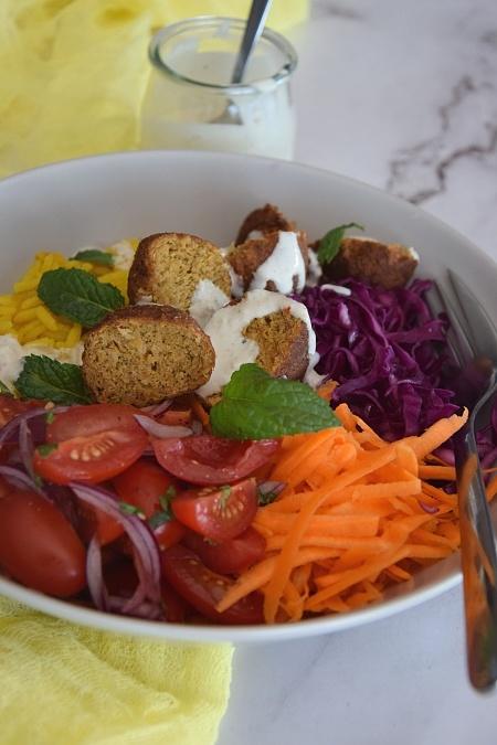 Pilaf i falafel bowl