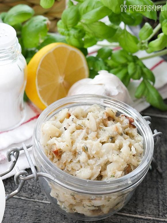 Pasta z pieczonego czosnku