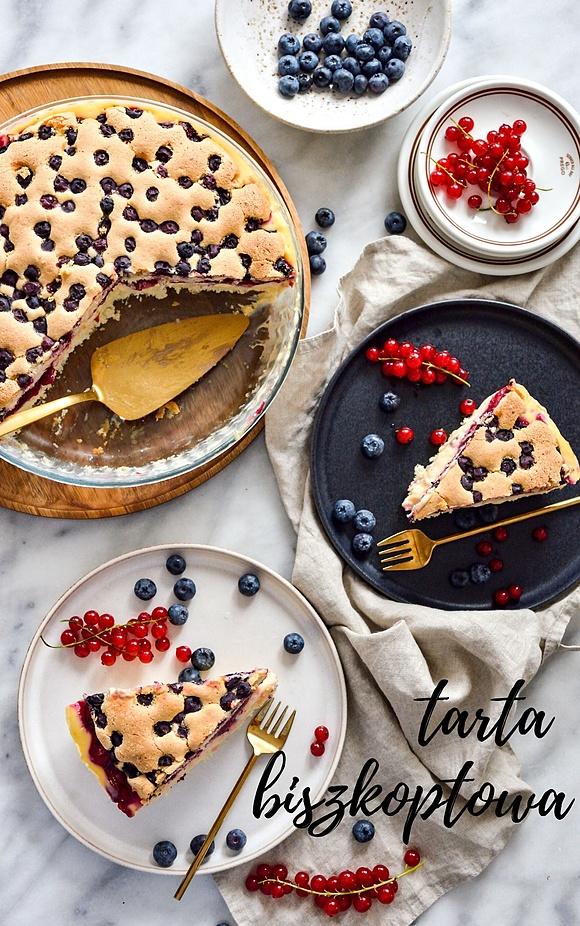 Tarta biszkoptowa z borówkami i kremem