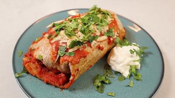 Zapiekane tortille z chili i kurczakiem - enchilady