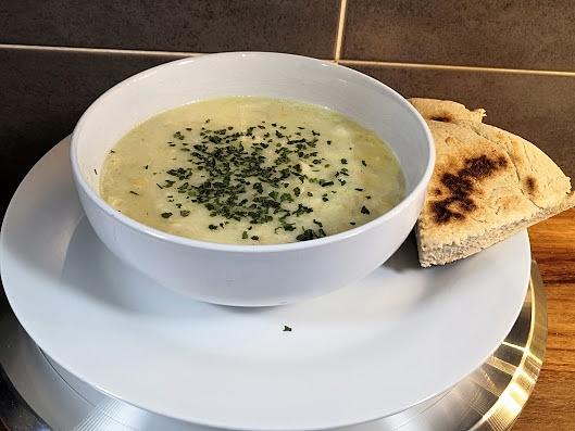 Zupa z wędzonej ryby Cullen skink