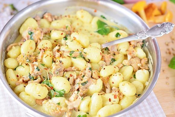 Gnocchi w sosie kurkowym