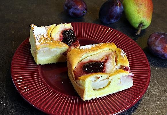 Włoskie ciasto z mascarpone i gruszkami