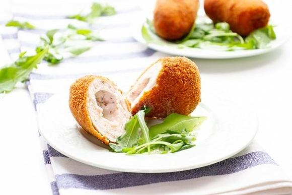 Kotlet de volaille z masłem - drobiowy kotlet nadziewany