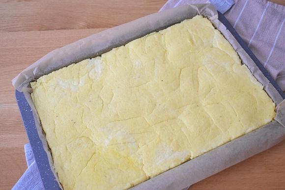 Pieczone gnocchi alla romana z masłem i parmezanem