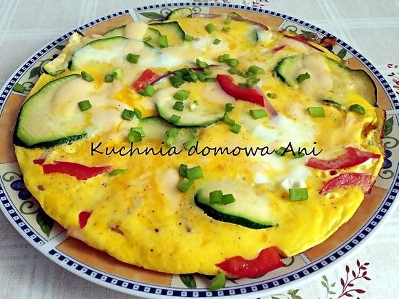 Omlet z cukinią i papryką