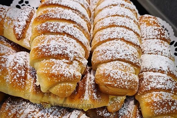 Bułeczki z nadzieniem serowym