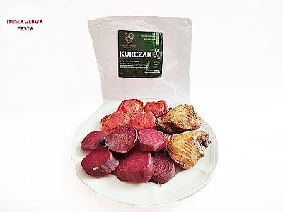 Pieczone udka kurczaka z burakiem i pomidorami