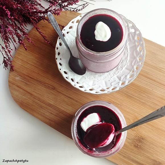 Jagodowa panna cotta