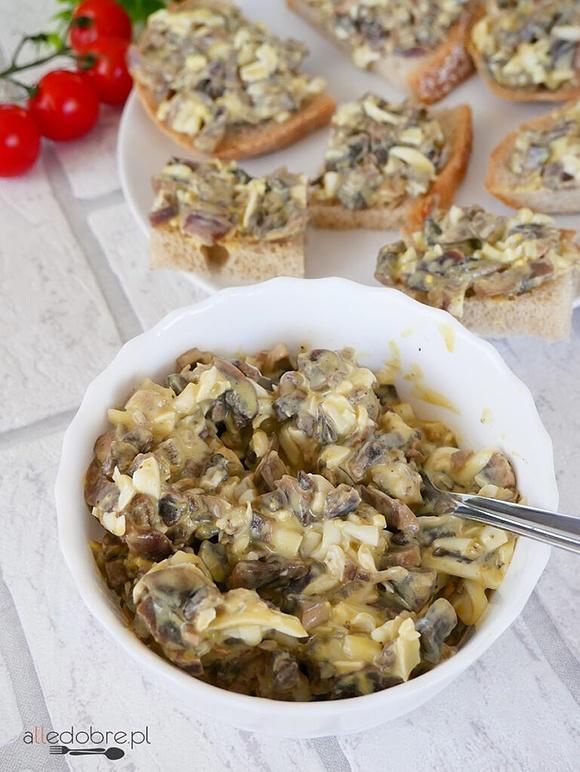 Pasta pieczarkowa z jajkami