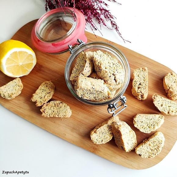 Cytrynowe biscotti z makiem