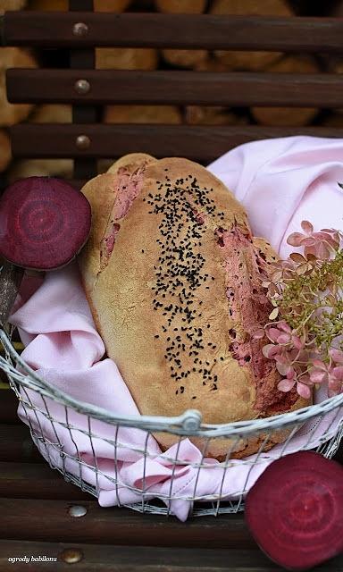 Chleb buraczkowy