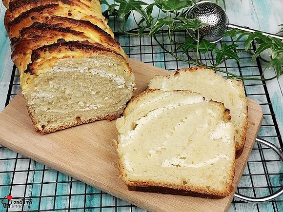 Ciasto drożdżowe z serem