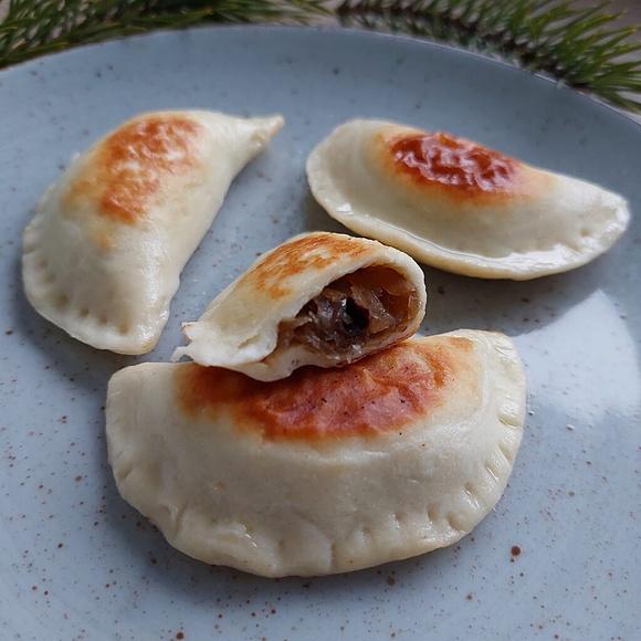 Keto pierogi bambusowe z kapustą i grzybami