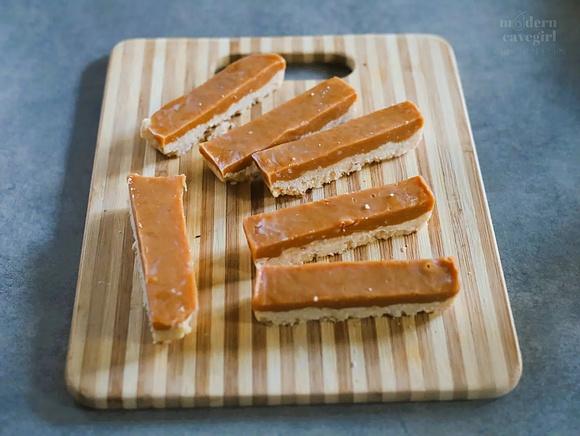 Keto batoniki Twix z prawdziwym karmelem