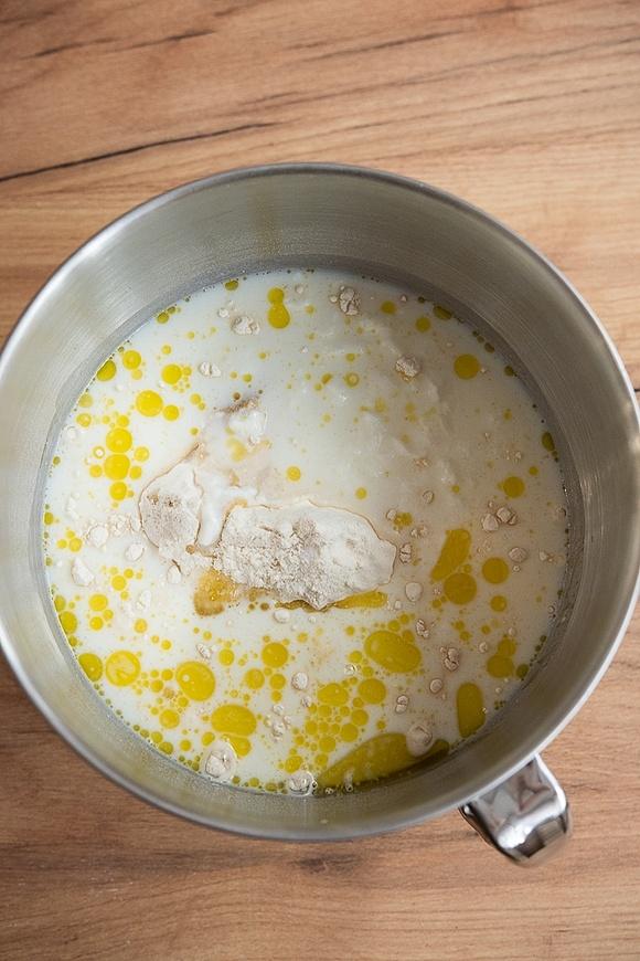 Domowe bułki pszenne - przepis na świeże pieczywo